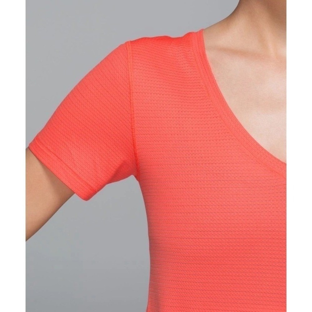Lululemon What The Sport Tee V Neck Light Orange Chest 31"